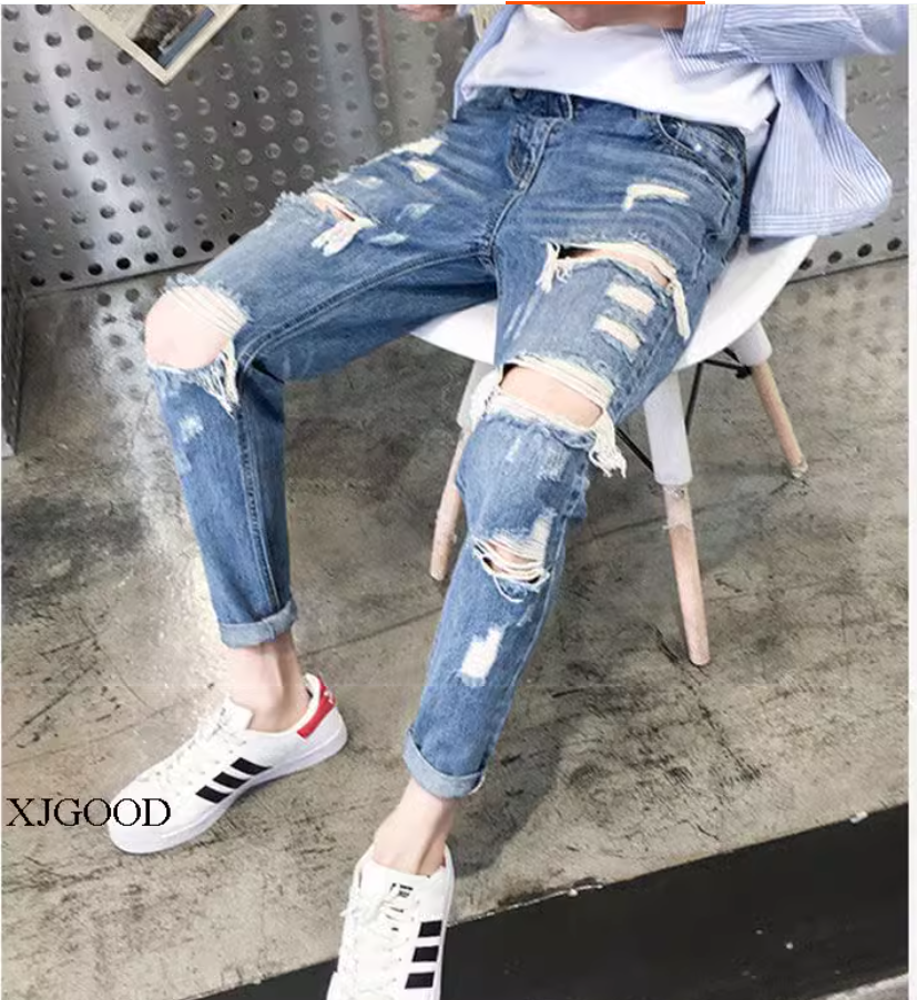 RIPPED CROPPED JEANS