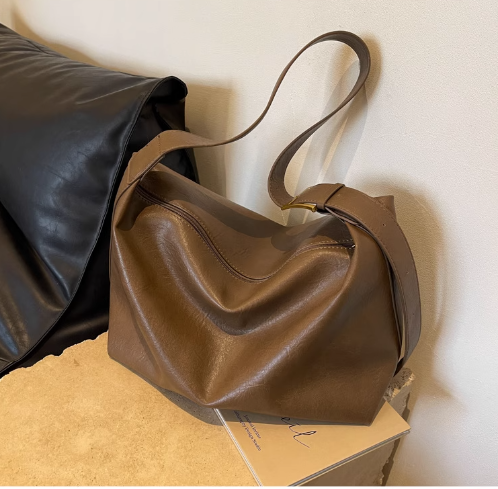 WANDERER SHOULDER BAG