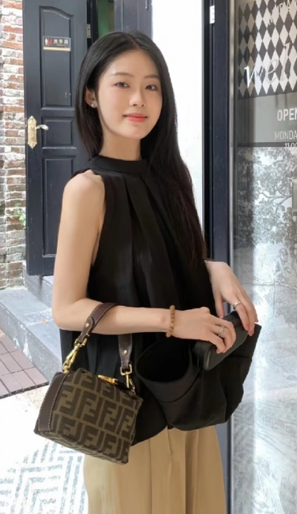 PLEATED SLEEVELESS