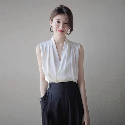 SILKY SLEEVELESS BLOUSE