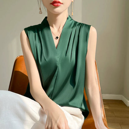 SILKY SLEEVELESS BLOUSE