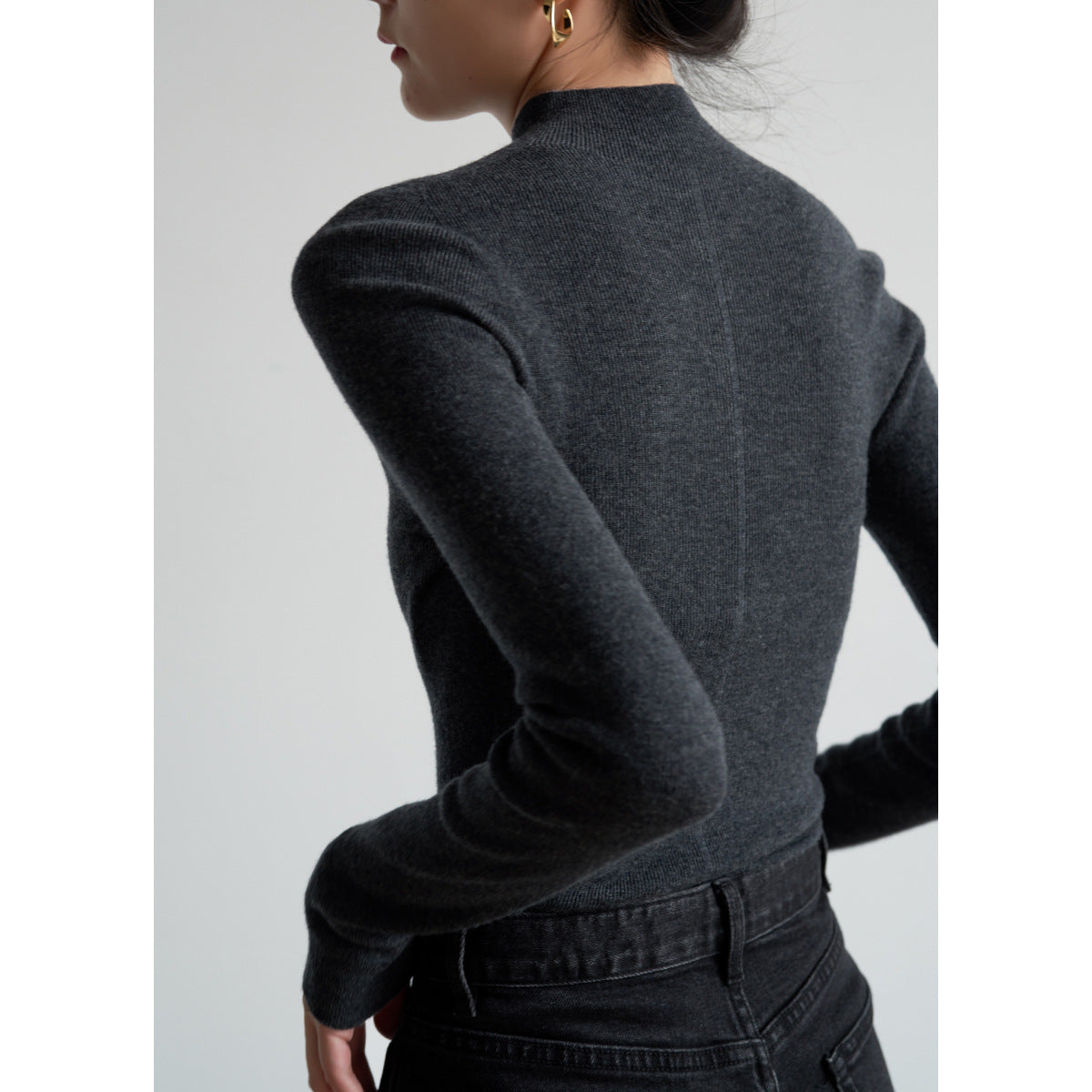SEMI-TURTLENECK