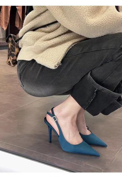 POINTED TOE PUMP