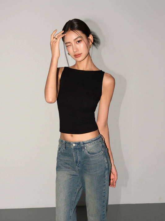 SLIM SLEEVELESS TOP