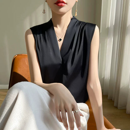 SILKY SLEEVELESS BLOUSE